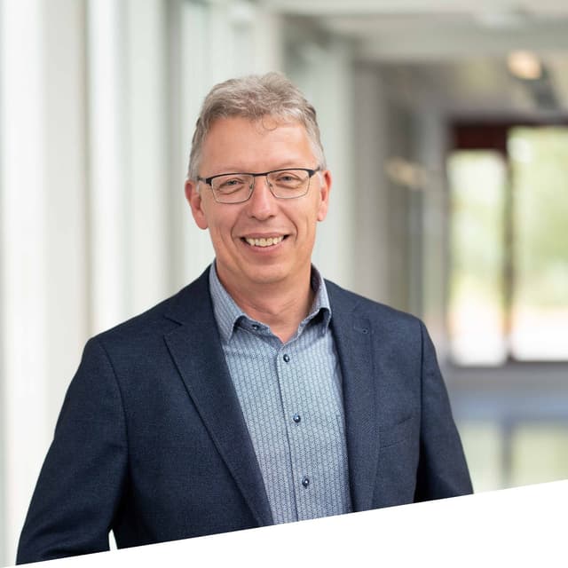 Dr. Stefan Fröba